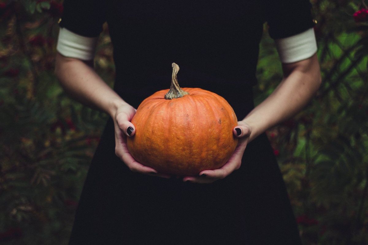 Pompoen gekookt, gebakken, als soep of zelfs rauw eten? Dat moet je zeker niet doen met Halloween!