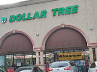 Dollar Tree outside