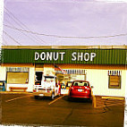 Donut Shop outside