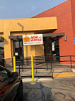 El Pollo Loco outside