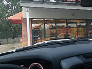 Little Caesars Pizza outside