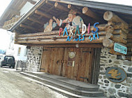 Apres Ski Paradis outside