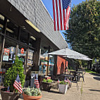 The Bridgeside Market inside