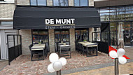 De Munt inside