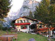 Rifugio La Montanara inside