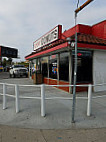 Yummy Donuts outside