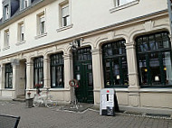 Cafe Moller outside