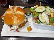 Red Robin Gourmet Burgers And Brews food