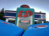 Ez's Burger Deluxe outside