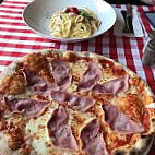 Pizzeria Roma food