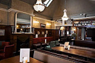 The Cross Keys inside