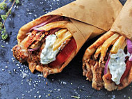 Nikos Gyros food