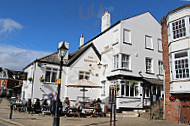 The Prospect Inn outside