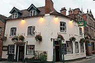 The Coach And Horses outside