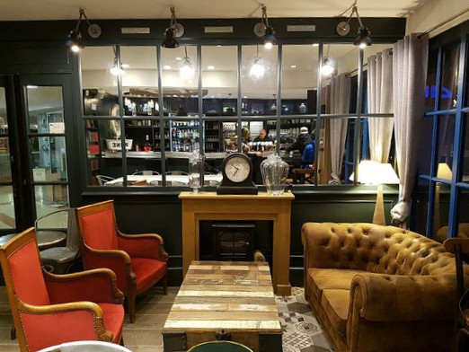 restaurant image