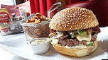 Chez Pinch, Burgers Plat Du Jour food