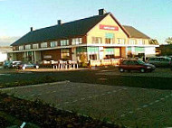 Valley Farm, Dining Carvery outside