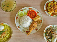 Algis Nasi Ayam Penyet food