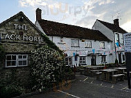 The Black Horse outside