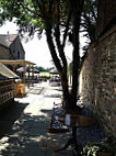 Floods Eatery outside