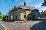 Fiddleford Inn outside