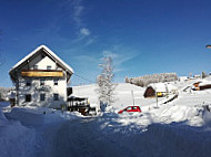 Gasthaus Pension Donishäusle outside