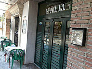 Pizzeria- Italia inside