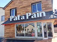 Patapain outside