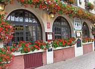 Le Relais des Gourmets outside