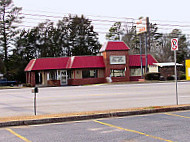 Tastee Chick outside