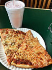 Wayne’s Pizza Genoa City food