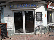 Le Passage inside