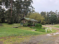 Southport Hotel & Caravan Park outside