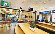 Coolum Beach Hotel inside