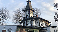 Schrebers und Biergarten inside