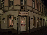 La Piazza inside