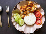 Abang Bob Ayam Geprek/nasi Ayam Hainan (kg. Raja) food