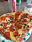 Nino's Pizzeria food