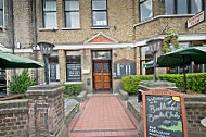 Balham Bowls Club outside