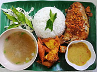 Merbau Puteh food