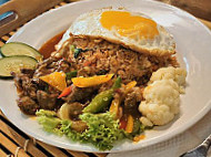 Mas's Ogik Cafe food