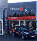 Pizza Bonici outside