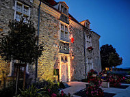 Auberge Du Cheval Blanc Sauveterre De Béarn outside