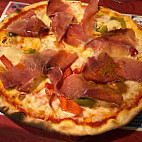 Luna Rossa Pizzeria food