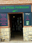 Les P'tites Faiblesses outside