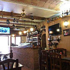 El Meson inside