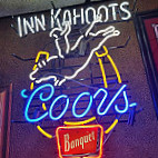 Inn Kahoots outside