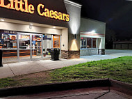 Little Caesars Pizza outside