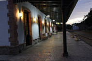 La Estacion inside