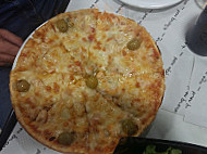 Pizzeria Calin food